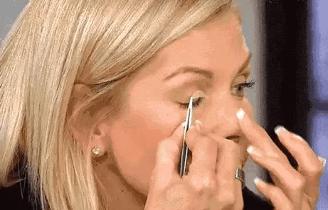 Levantamiento Instantáneo de Párpados | Rejuvenecé Tu Mirada al Instante Sin Cirugía